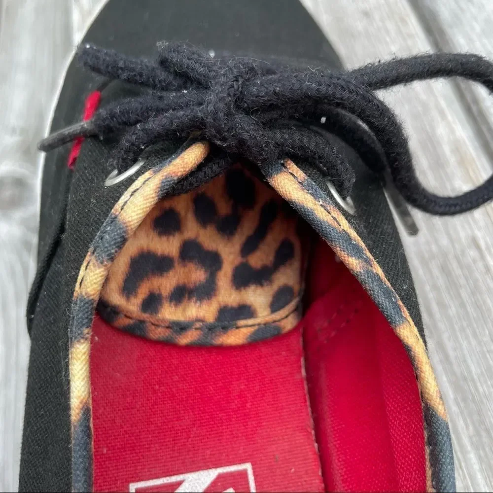 VANS Black low top sneakers with animal print trim 6.5